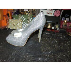 GUESS Honora 3 Metallic Silver Glitter Embellished Peep Toe Platform Pumps 10